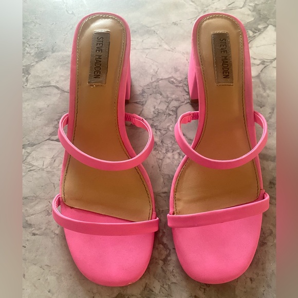 Steve Madden Issy Sandal Neon Pink - Picture 3 of 4
